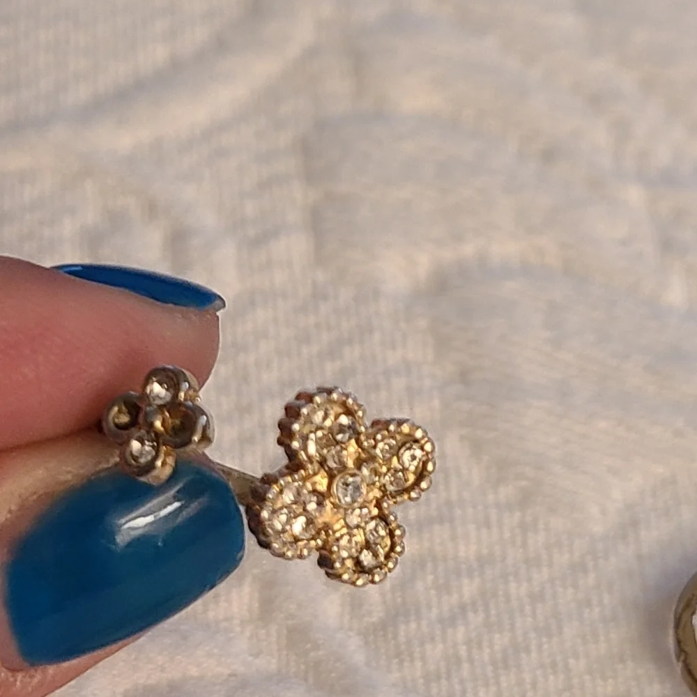 ⭐️40% Off⭐️ Set of 3 Gold Tone Midi Rings